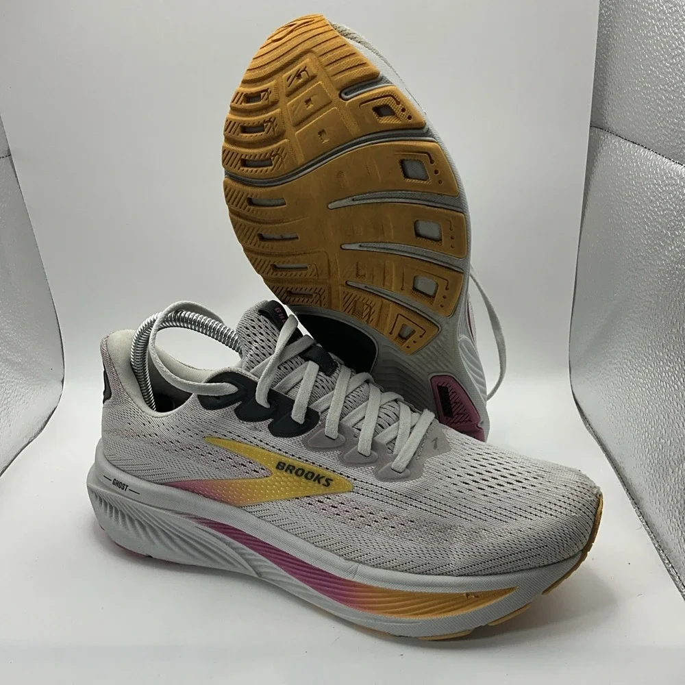 Size 9 - Brooks Ghost 17 Oyster Apricot‎ Pink W